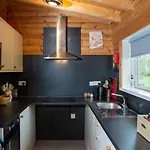 Teal - Nordic Log With Private Hot Tub *