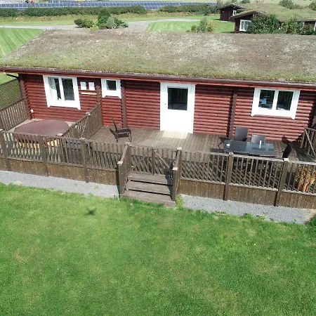 Teal - Nordic Log With Private Hot Tub Selby