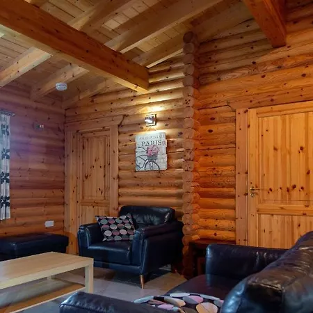 Teal - Nordic Log With Private Hot Tub Holiday home *
