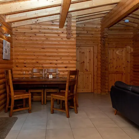 Teal - Nordic Log With Private Hot Tub Holiday home Selby