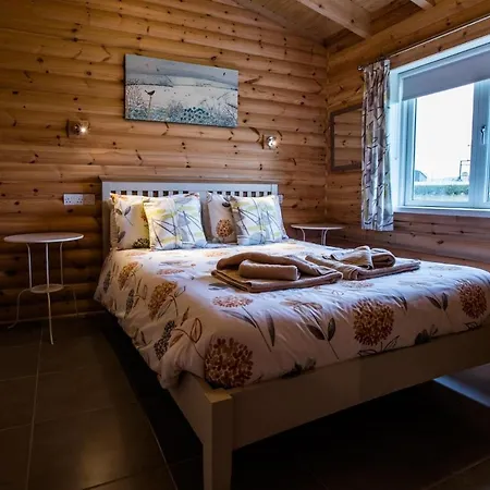 Teal - Nordic Log With Private Hot Tub Holiday home