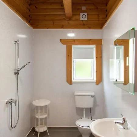 Teal - Nordic Log With Private Hot Tub * Selby