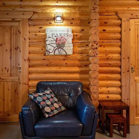 Teal - Nordic Log With Private Hot Tub * Selby