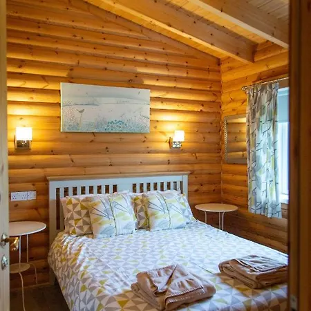 Dom wakacyjny Teal - Nordic Log With Private Hot Tub